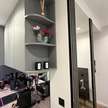 Le Pinson Mignon Carre D Or *